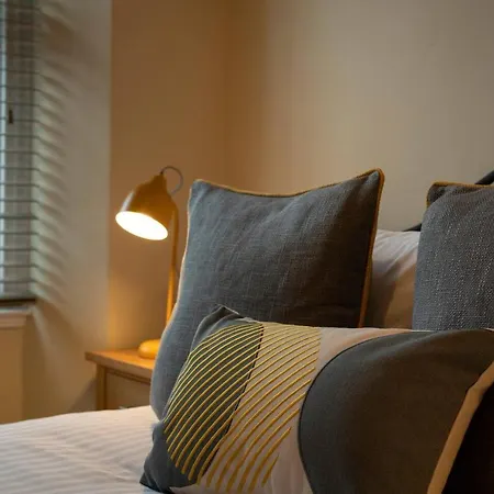 Fairmead בית נופש *